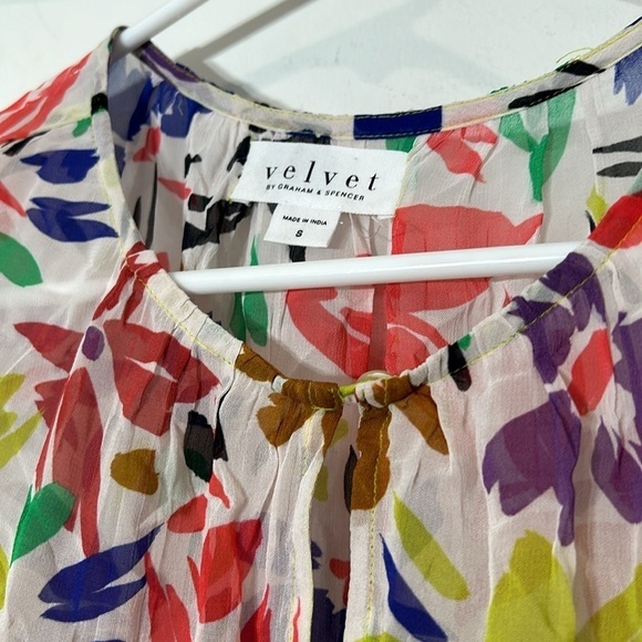 Velvet by Graham & Spencer Lucia Flutter Sleeve Top multi size small new w tag - Picture 5 of 12